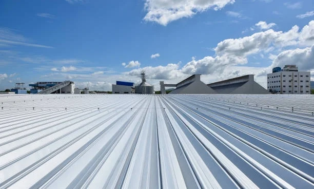 Tipos de perfis metálicos: conheça os modelos e suas funções